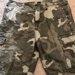 Men’s cargo shorts
